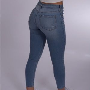 Light wash skinny jeans